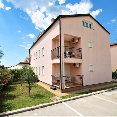 Apartment Mendikovic ポレッチ エクステリア 写真