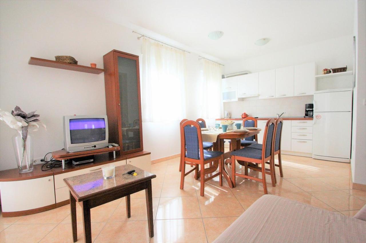 Apartment Mendikovic ポレッチ エクステリア 写真