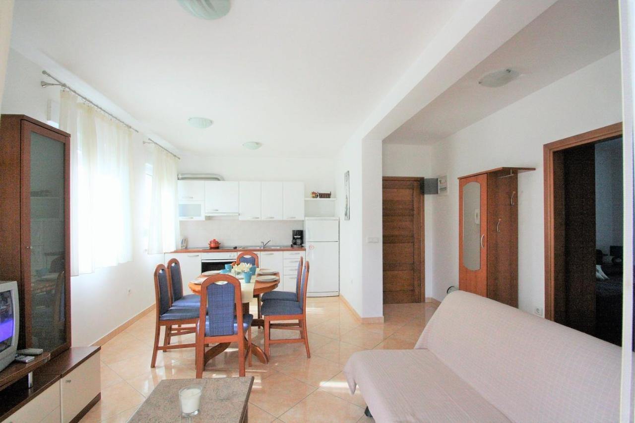 Apartment Mendikovic ポレッチ エクステリア 写真